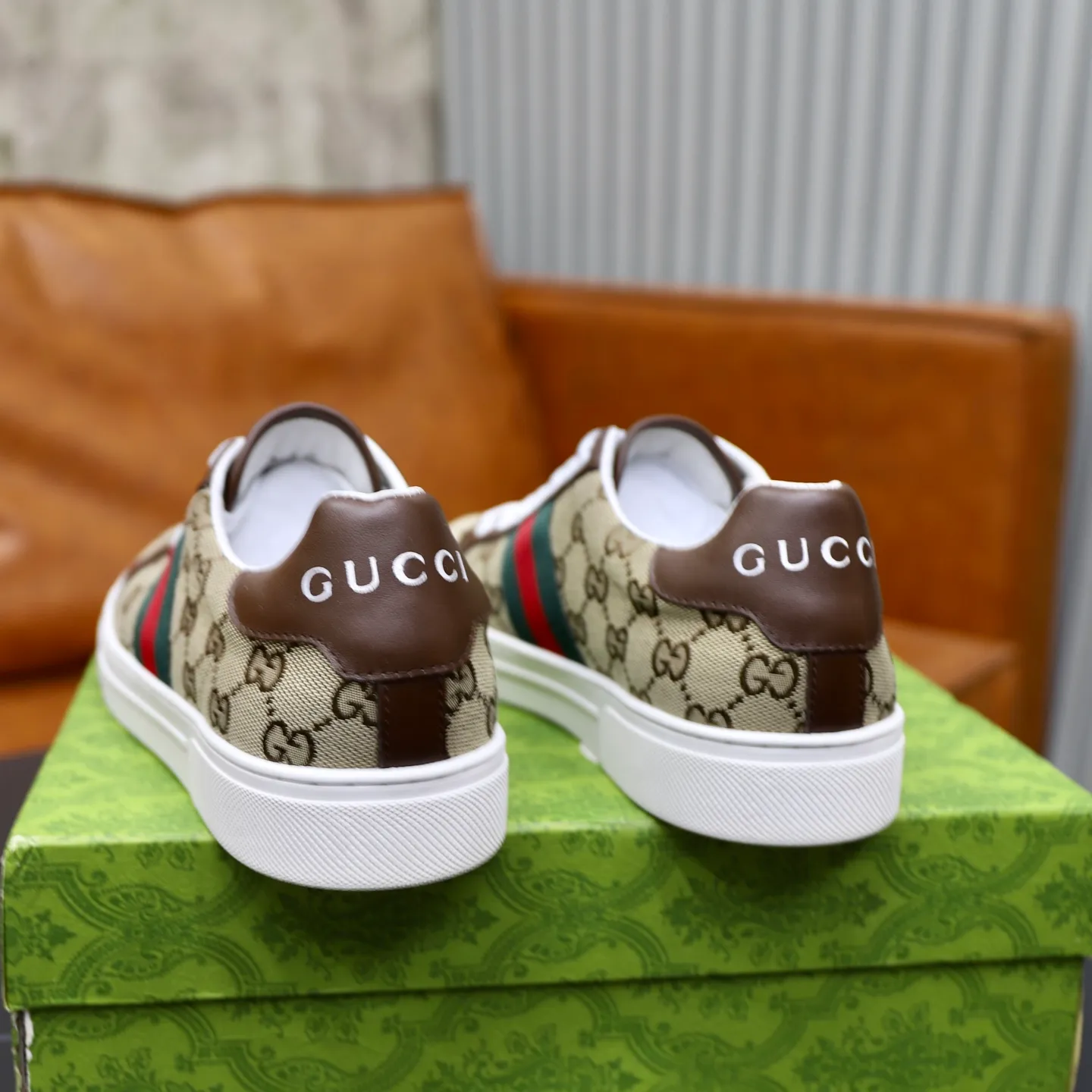 Men's shoes: 420💰🙅‍♂️🙅‍♂️🙅‍♂️ Brand: Gucci GuCCI Standard code: 38-44 (45 customized) Grade: Same as the official website Material: Brand cloth fabric Comfortable and breathable sheepskin lining Lightweight wear-resistant outsole Style category: Men's fashionable casual shoes Running sneakers Distinguished luxury brand elements Top luxury Color: actual picture color